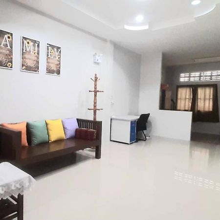 Rutcha Homestay Betong รัชชา โฮมสเตย์ เบตง Exterior photo