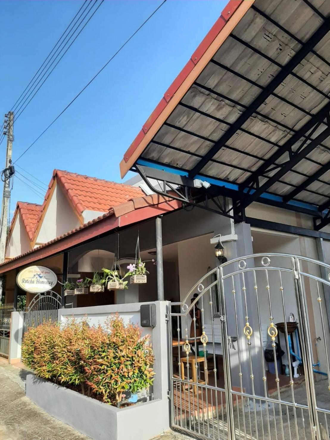 Rutcha Homestay Betong รัชชา โฮมสเตย์ เบตง Exterior photo